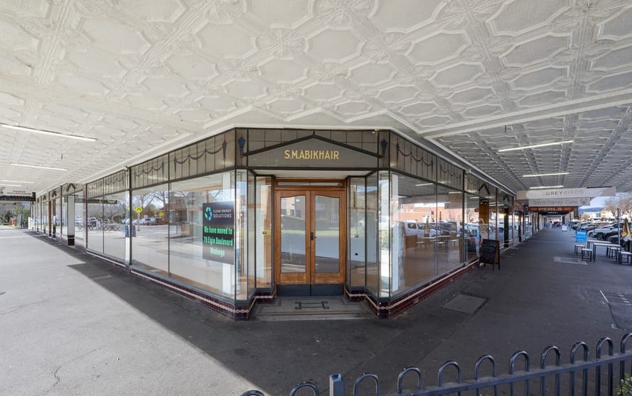 Click to view all images 560 Olive Street Albury NSW 2640 - Image 3