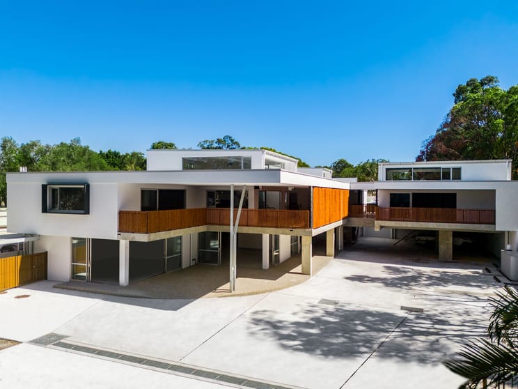 Click to view all images 2/5 Fern Place Byron Bay NSW 2481 - Image 2