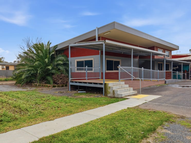 Click to view all images 21 Sydney Road Benalla VIC 3672 - Image 3