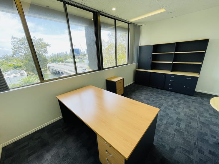 Click to view all images 10/146 Bundall Road Bundall QLD 4217 - Image 3