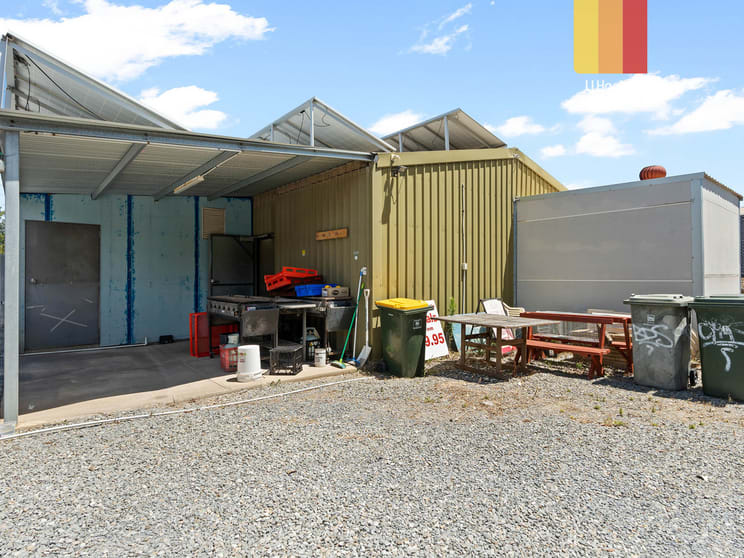 Click to view all images 11 Aldenhoven Road Lonsdale SA 5160 - Image 4