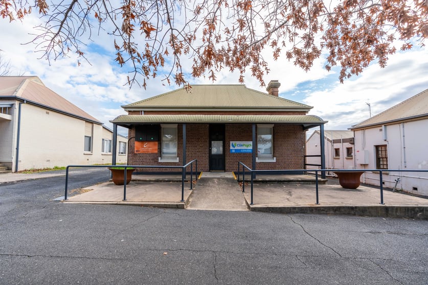 Click to view all images Suite 1/121 Byng Street Orange NSW 2800 - Image 1