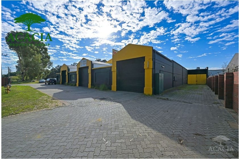 Click to view all images 4 Salpietro Street Bibra Lake WA 6163 - Image 2