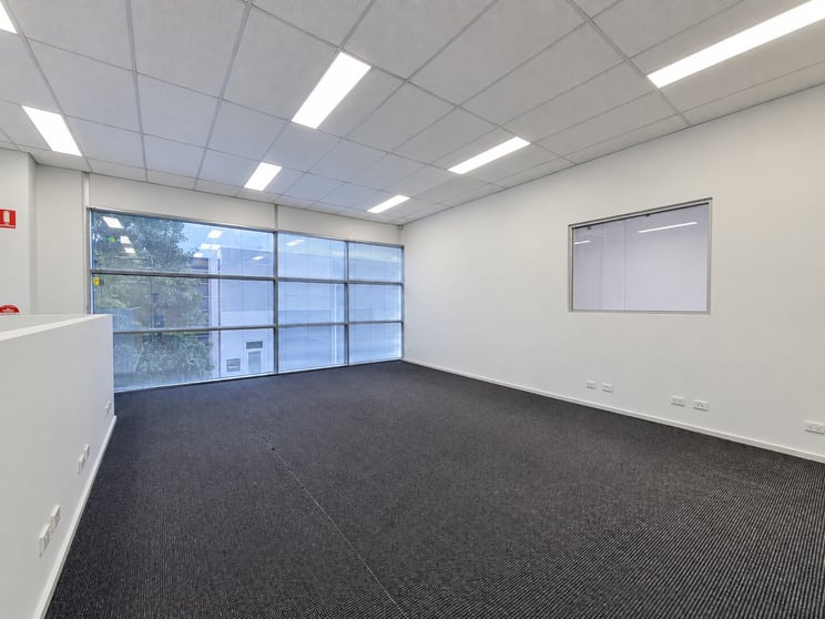 Click to view all images 16/345 Plummer Street Port Melbourne VIC 3207 - Image 3