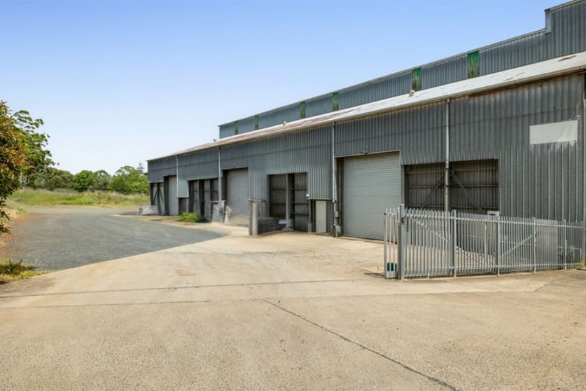 Click to view all images 4A/11 Mort Street Newtown QLD 4305 - Image 1