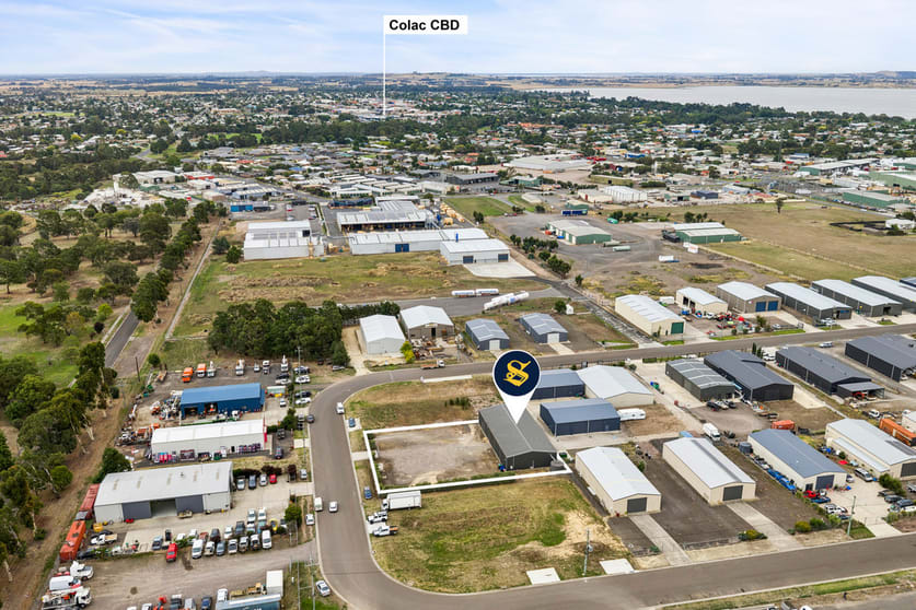 Click to view all images 27 Hugh Murray Drive Colac East VIC 3250 - Image 2