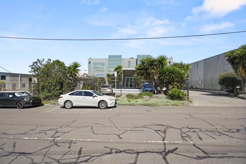 Click to view all images 47 Barry Road Campbellfield VIC 3061 - Image 2