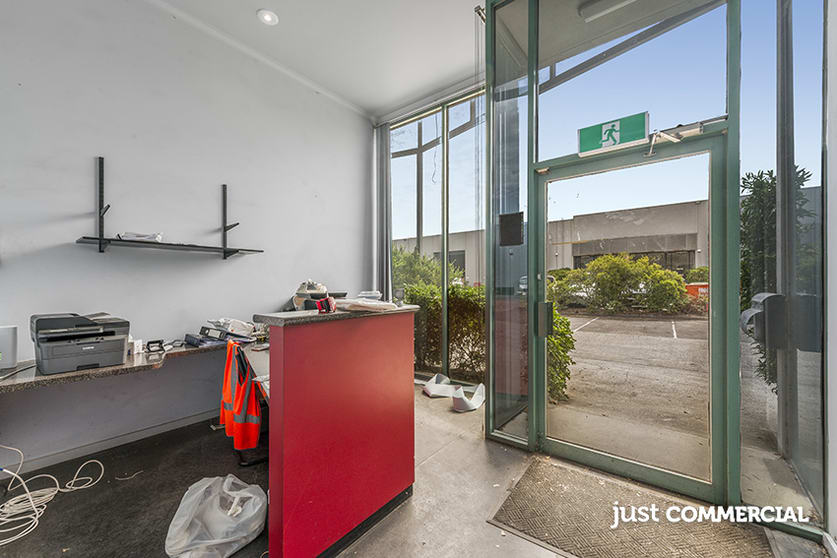 3/136 Cochranes Road Moorabbin VIC 3189 - Image 2