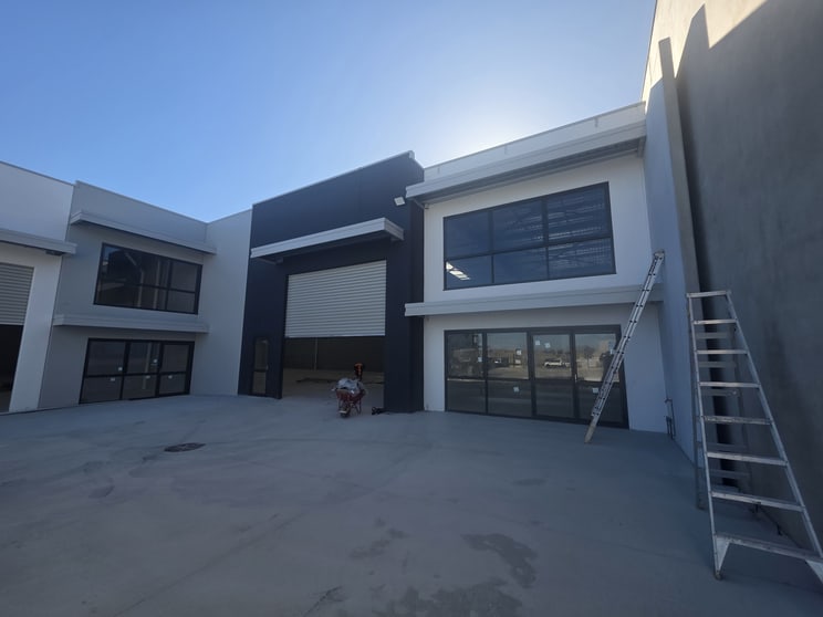 Click to view all images 1-4/90 Greenwich Parade Neerabup WA 6031 - Image 4