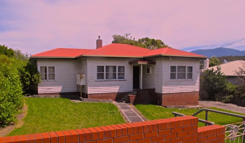 Click to view all images 21 Bayfield Str Rosny Park TAS 7018 - Image 1