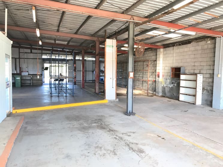 Click to view all images 50 Violet Street Gympie QLD 4570 - Image 2