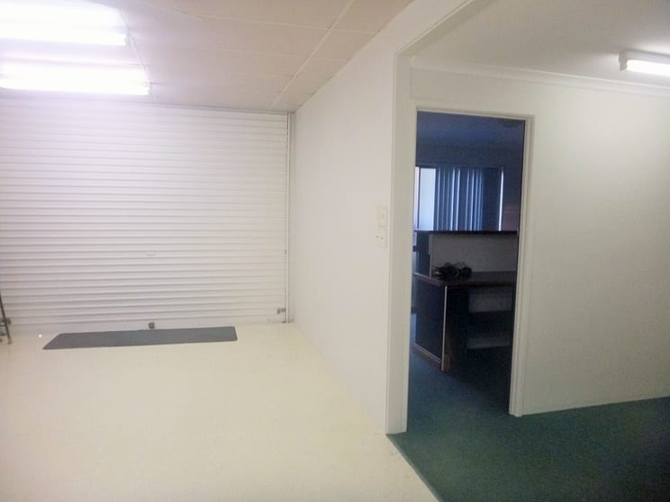 4/4 Corporation Drive Ashmore QLD 4214 - Image 3