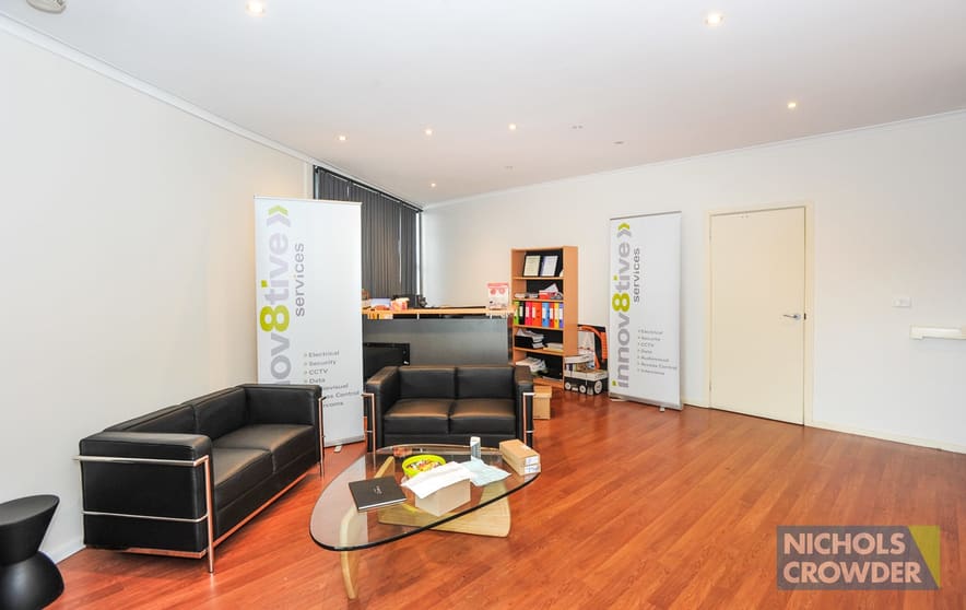 Click to view all images 52 Frankston Gardens Drive Carrum Downs VIC 3201 - Image 3