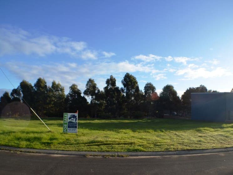 Click to view all images 17 Friesian Street Cowaramup WA 6284 - Image 1