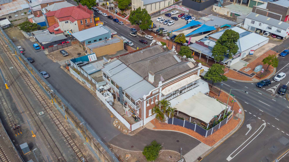 Click to view all images 253 Brisbane Street Ipswich QLD 4305 - Image 3