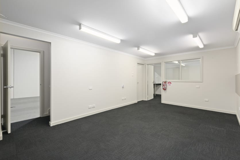 Click to view all images 10/350 Settlement Road Thomastown VIC 3074 - Image 2