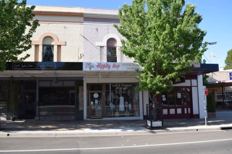 Click to view all images 7 Kendal Street Cowra NSW 2794 - Image 2