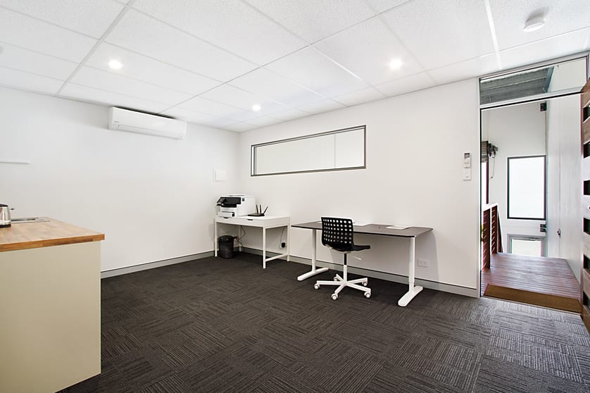 Click to view all images 2/59 Township Drive Burleigh Heads QLD 4220 - Image 3