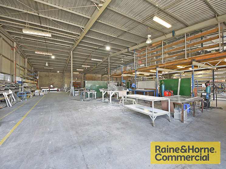 Click to view all images 21 Lathe Street Virginia QLD 4014 - Image 2