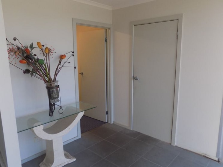 Click to view all images 2/15b/56 Keys Road Cheltenham VIC 3192 - Image 3