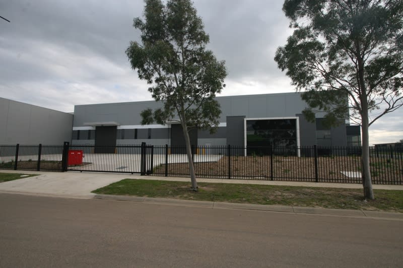 Click to view all images 1/21 Corporate Terrace Pakenham VIC 3810 - Image 1