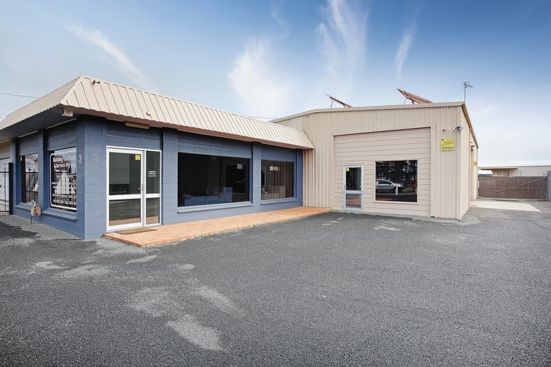 Click to view all images 3 Ring Road Alfredton VIC 3350 - Image 2