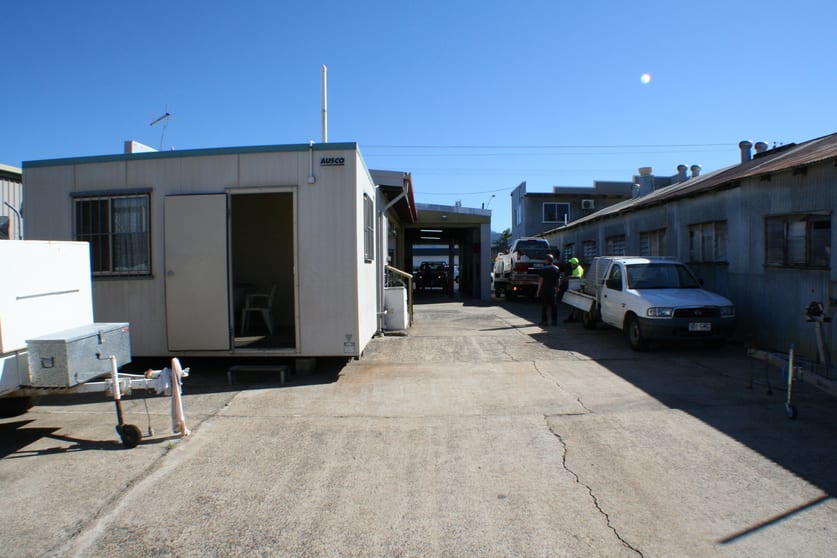 Click to view all images 98 Buchan Street Portsmith QLD 4870 - Image 3