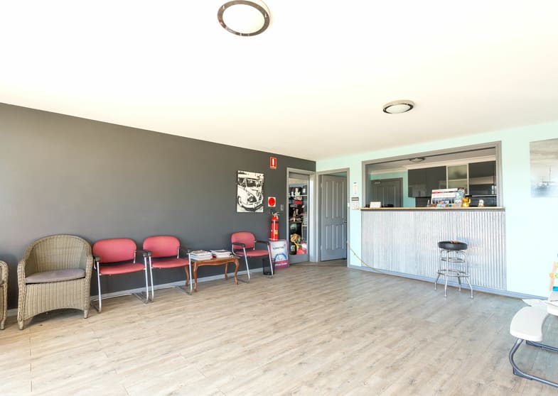 Click to view all images 260 Victoria Street Taree NSW 2430 - Image 2