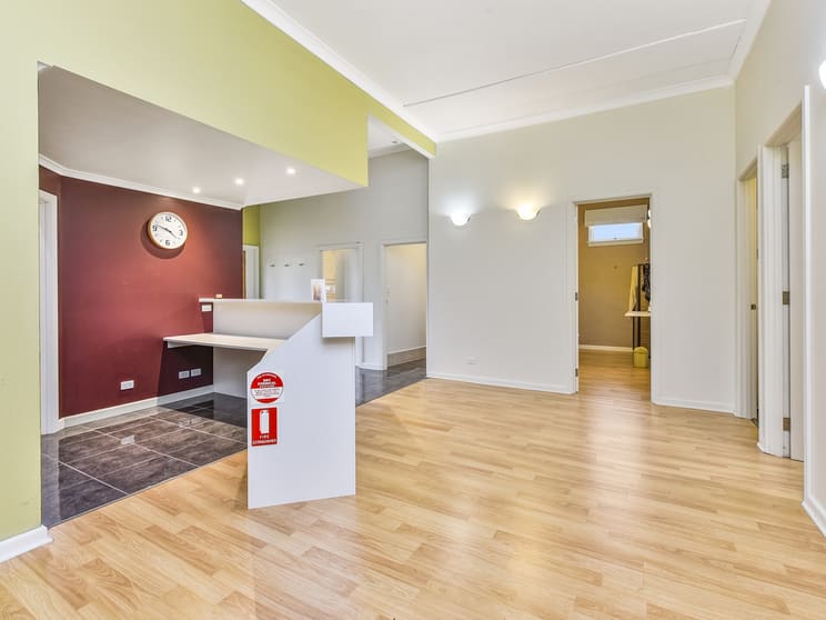 Click to view all images 23 Queens Street Penola SA 5277 - Image 3