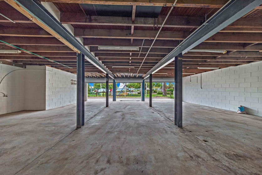 Click to view all images Garage G/259 Shute Harbour Road Airlie Beach QLD 4802 - Image 3