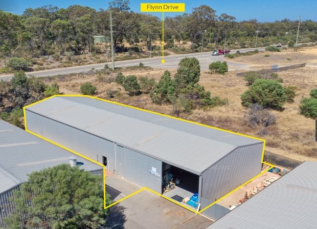 Click to view all images 19/37 Warman Street Neerabup WA 6031 - Image 3