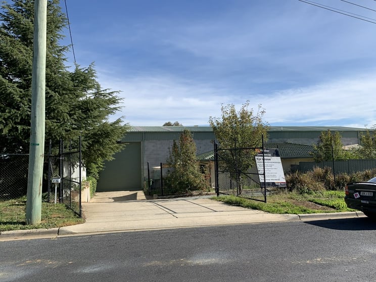 Click to view all images 2/76 Bayldon Road Queanbeyan NSW 2620 - Image 1