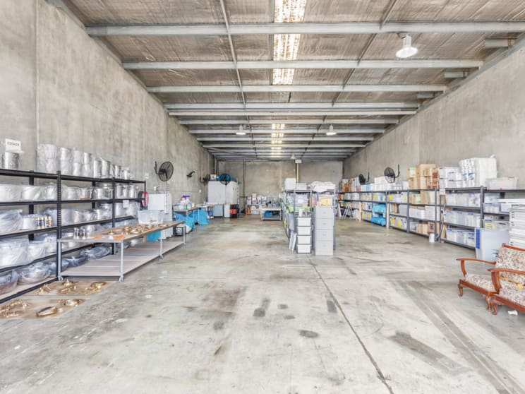Click to view all images 4/160 Gilba Road Girraween NSW 2145 - Image 2