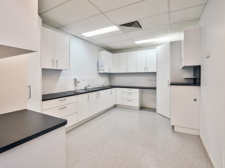 Click to view all images 6/65 Main Street Pialba QLD 4655 - Image 2