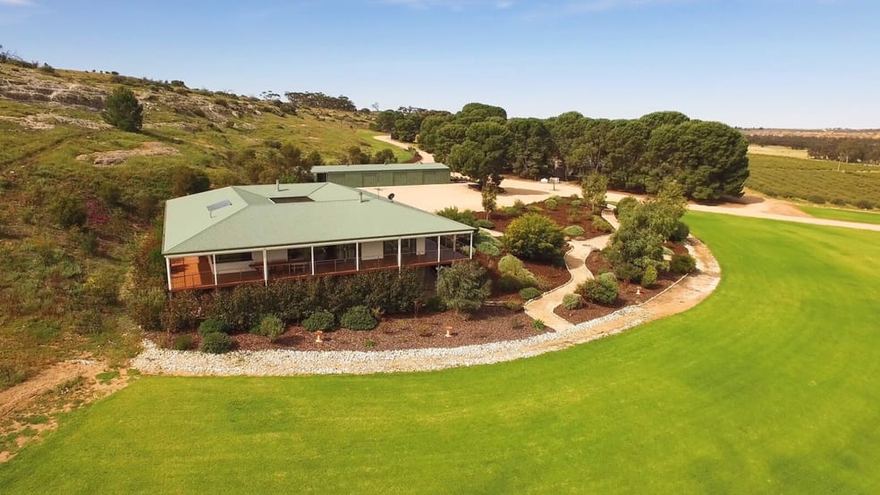 Click to view all images Devon Downs 198 Christians Road Sunnydale SA 5353 - Image 1