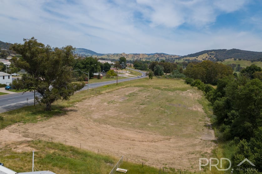 Click to view all images 67-99 Adelong Road Tumut NSW 2720 - Image 2