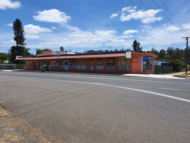 Click to view all images 17 Mulgrave Street Gin Gin QLD 4671 - Image 1