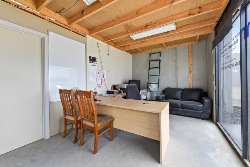 Click to view all images Warehouse 6/23-25 Sharnet Circuit Pakenham VIC 3810 - Image 3