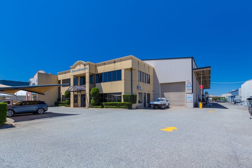 Click to view all images 573 Bickley Road Maddington WA 6109 - Image 1