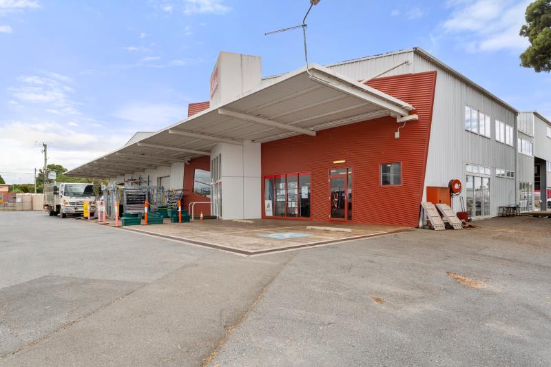 Click to view all images Whole property/80 George Street Scottsdale TAS 7260 - Image 2