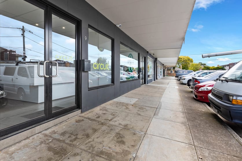Click to view all images 9 Scanlan Street Bentleigh East VIC 3165 - Image 2