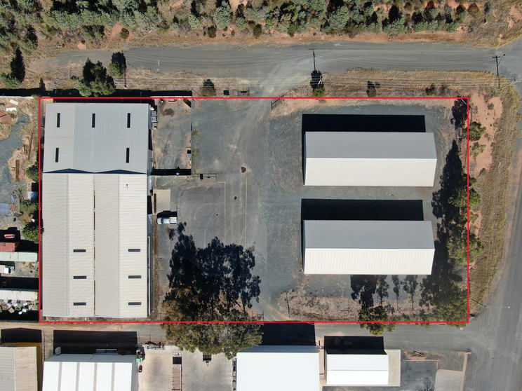 Click to view all images 1 Shamrock Street West Wyalong NSW 2671 - Image 2