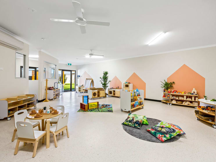Click to view all images 40 Mainview Boulevard Truganina VIC 3029 - Image 2