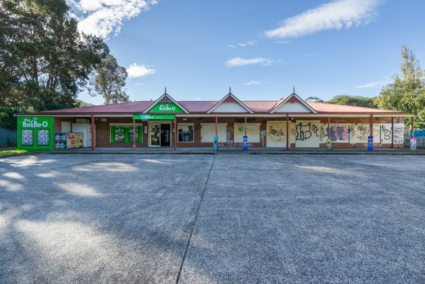 Click to view all images 2 & 3/16 Deane Street Narara NSW 2250 - Image 2