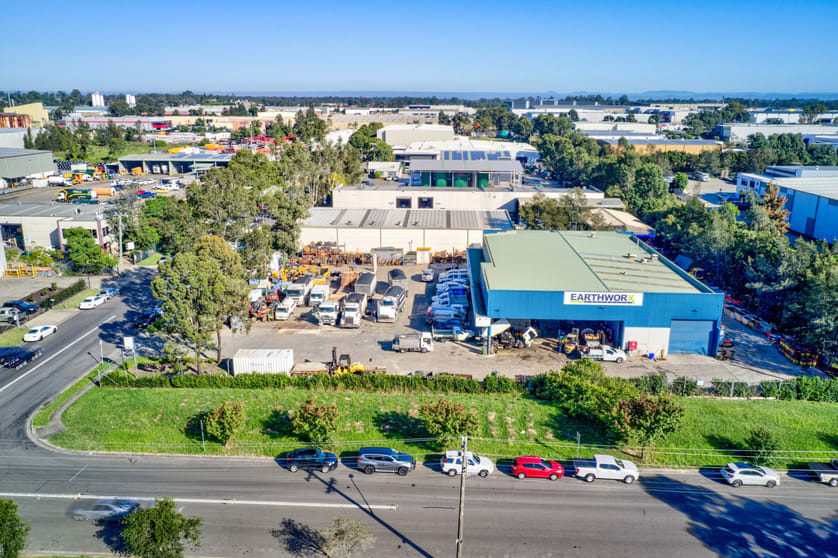 Click to view all images 2 - 4 Rayben Street Glendenning NSW 2761 - Image 2