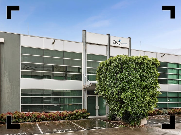 Click to view all images 2/3 Westside Avenue Port Melbourne VIC 3207 - Image 1