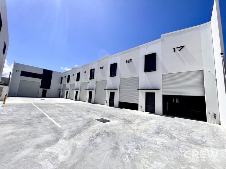 Click to view all images 1 & 4/23 Margaret Street Southport QLD 4215 - Image 1
