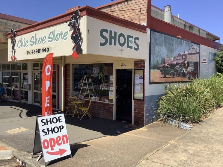 Click to view all images 35 Toowoomba Road Crows Nest QLD 4355 - Image 2