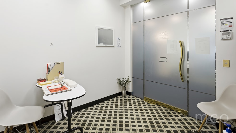Click to view all images Suite 923/1 Queens Road Melbourne VIC 3004 - Image 2