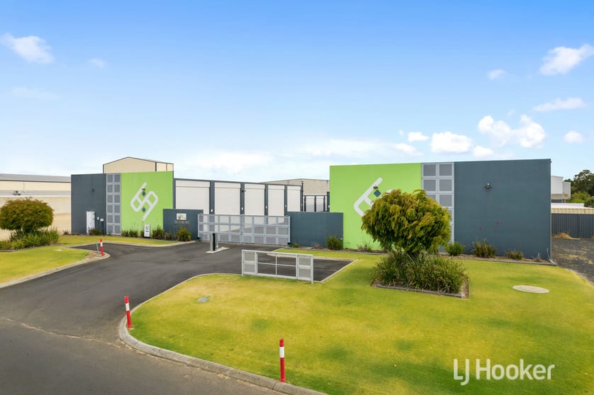 Click to view all images 17/19 Shanahan Road Davenport WA 6230 - Image 3